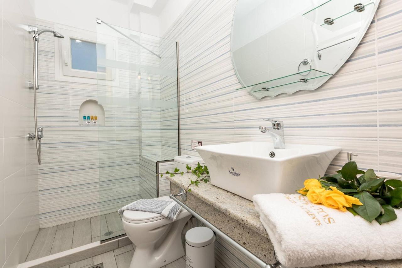 Stratos Deluxe Appartement *